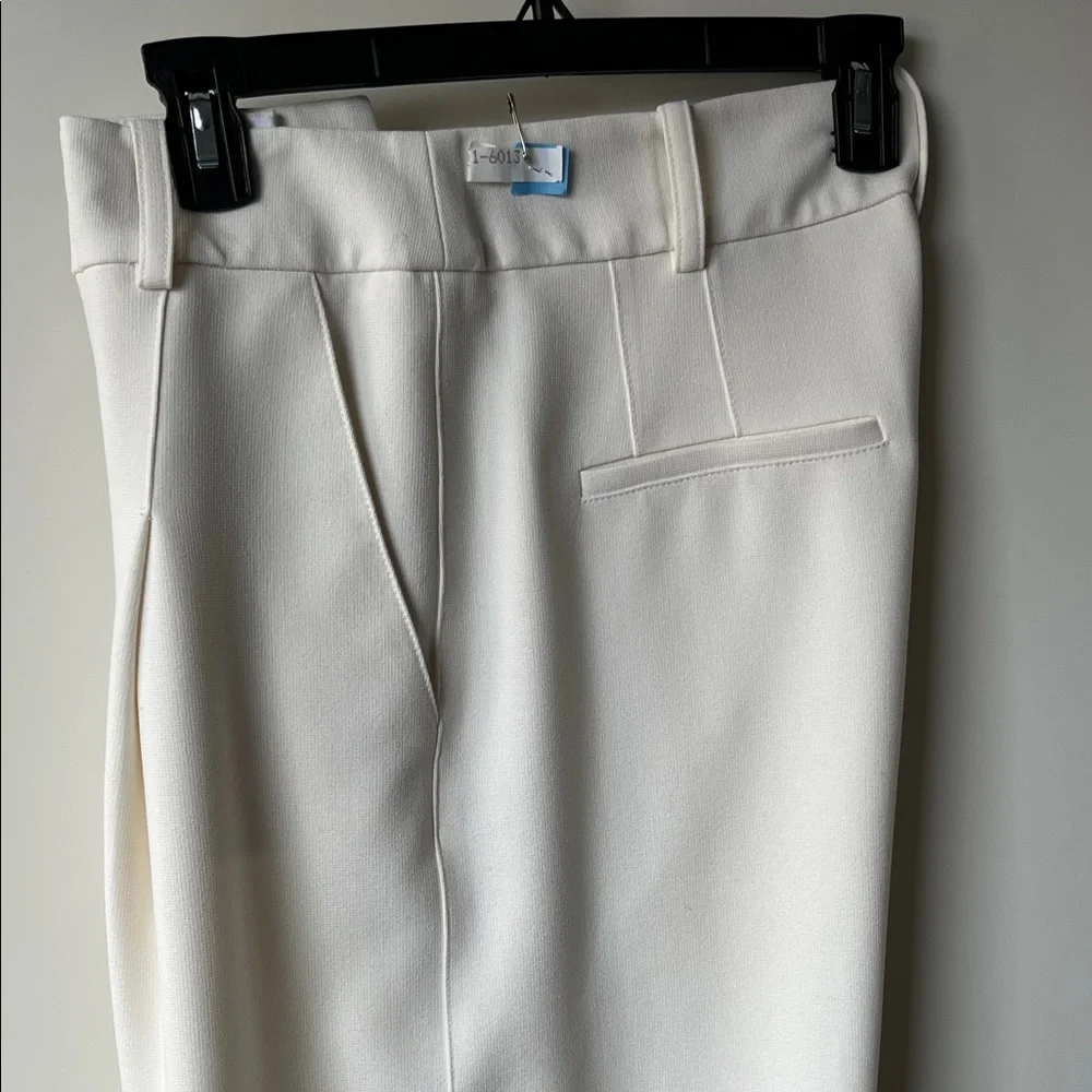 Smythe Women's Ivory Suit- like new - Picture 7 of 15